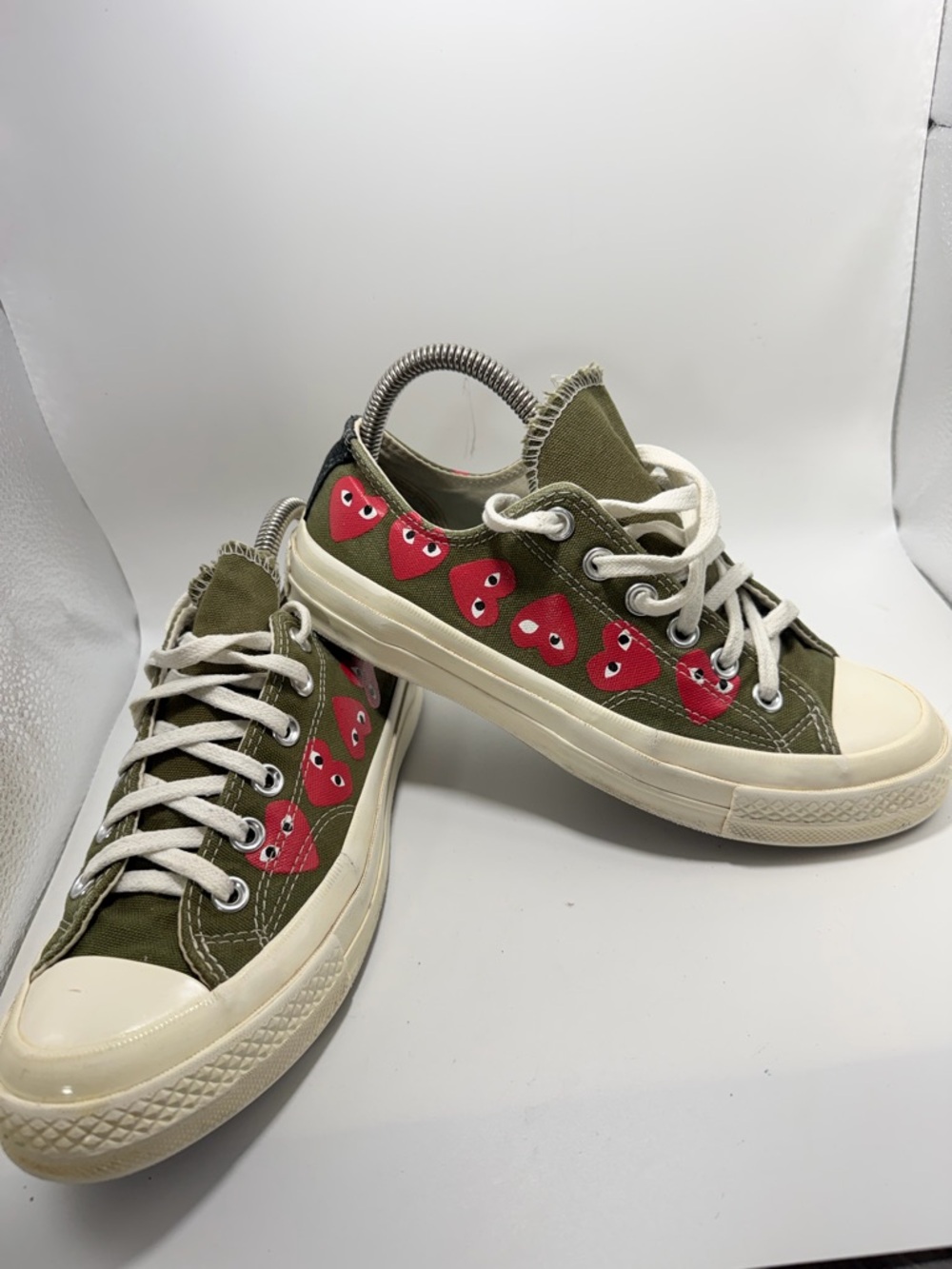 Converse Play  hearts Sneakers in Teal and Beige